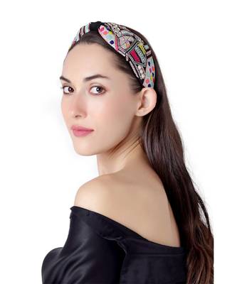 Joey & Pooh X Payal Singhal Feriah Black Headband 4