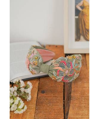 Joey & Pooh X Payal Singhal Faye Olive Headband 1