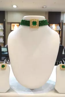 Green crystal chokers