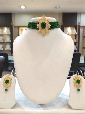 Green crystal chokers 1