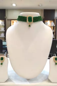 Green crystal chokers