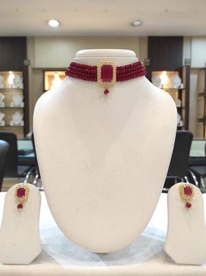 Maroon crystal chokers 1