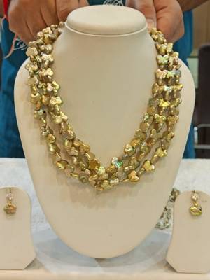 Beige pearl necklace-sets 1