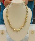 Beige pearl necklace-sets