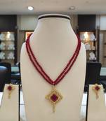 Maroon crystal necklace-sets
