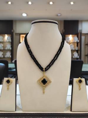 Black crystal necklace-sets 1
