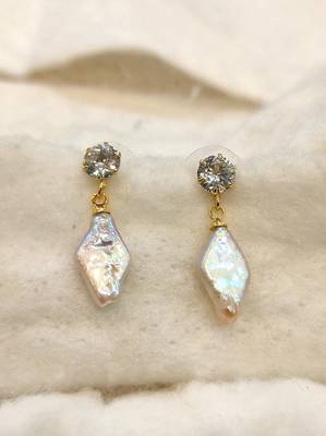 White pearl earrings 1