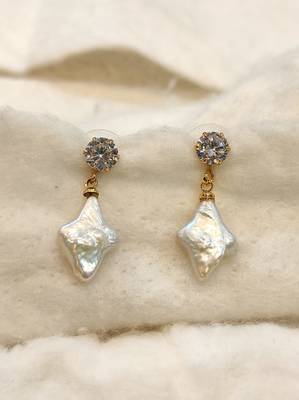 White pearl earrings 1