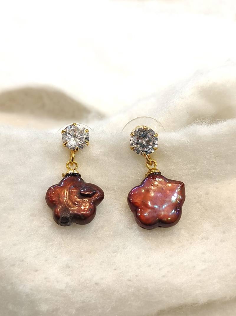 Multicolor pearl earrings