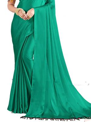 Green plain chiffon saree with blouse 2