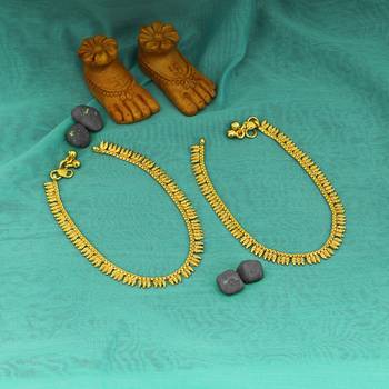 Gold emerald anklets 4