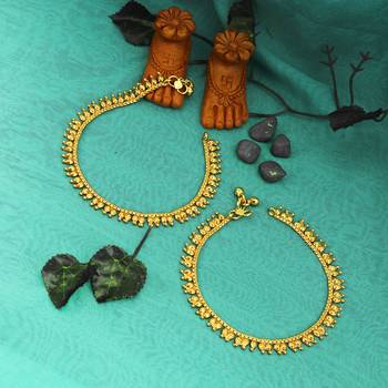 Gold emerald anklets 4