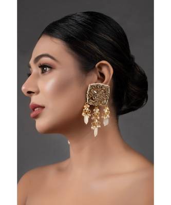 Cream Gold Toned  Kundan Earrings 2
