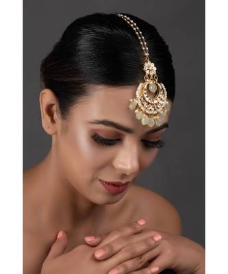 Cream Gold Toned  Kundan Inspired Mang Tika 5