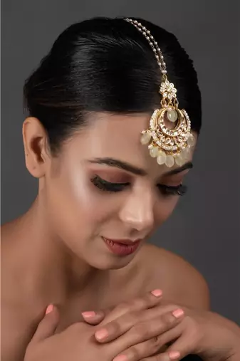 Cream Gold Toned  Kundan Inspired Mang Tika