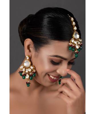 Emerald Beaded Kundan Inspired Mang Tikka With Earrings 2