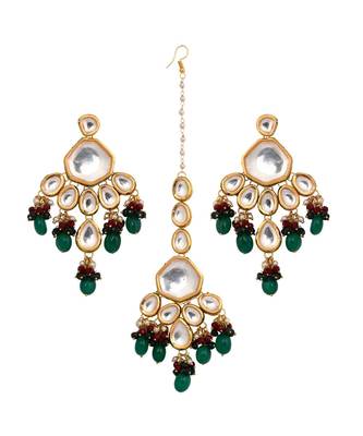 Emerald Beaded Kundan Inspired Mang Tikka With Earrings 3