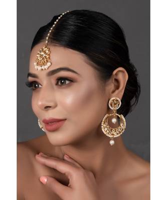 Pearl Beaded Kundan Inspired Mang Tika With Chandbali 5