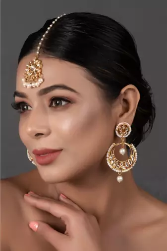Pearl Beaded Kundan Inspired Mang Tika With Chandbali