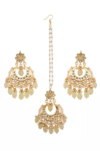 Cream Gold Toned  Kundan Inspired Mang Tika With Chanbali