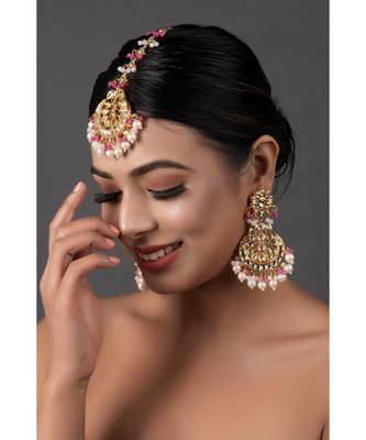 Pearl & Pink Beaded Kundan Handcrafted Mang Tikka With Earrings 2