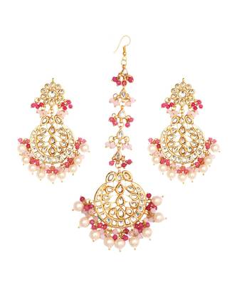Pearl & Pink Beaded Kundan Handcrafted Mang Tikka With Earrings 3