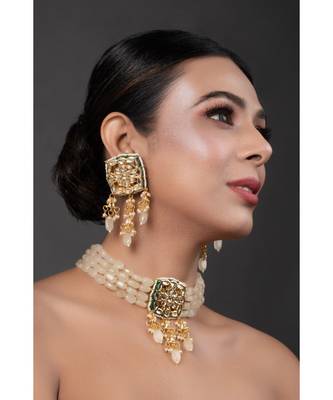 Cream Gold Tone Kundan Choker Set 1