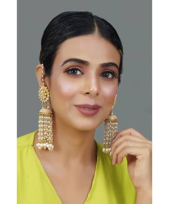 Kundan Floral Gold-Toned & White Classic Drop Earrings 2