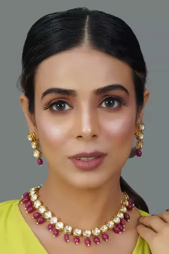 Maroon Gold Tone Kundan Necklace With Earrings