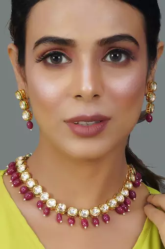 Maroon Gold Tone Kundan Necklace With Earrings