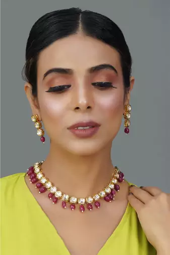 Maroon Gold Tone Kundan Necklace With Earrings