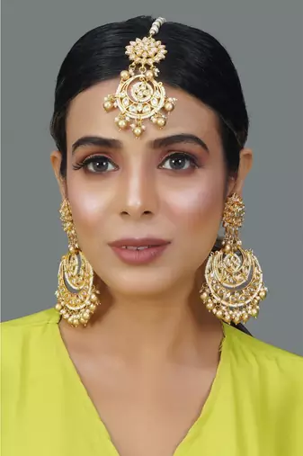 Kundan Inspired Chandbali & Mang Tika Set