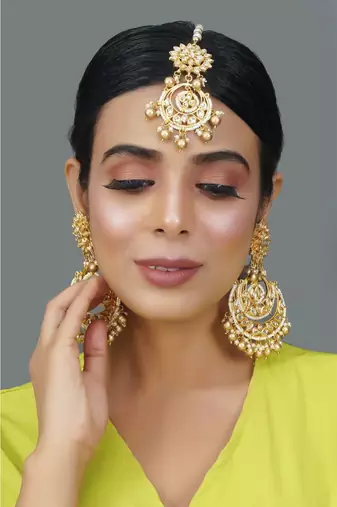 Kundan Inspired Chandbali & Mang Tika Set