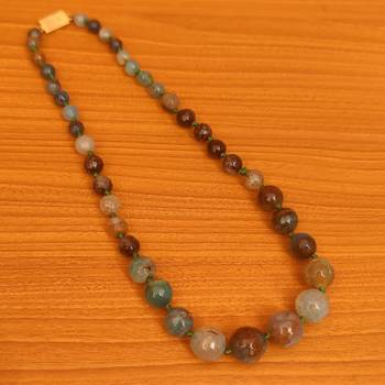 Multicolor necklaces 1