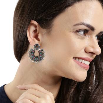 Green crystal earrings 2