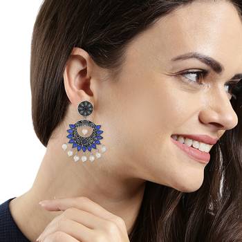 Blue crystal earrings 2