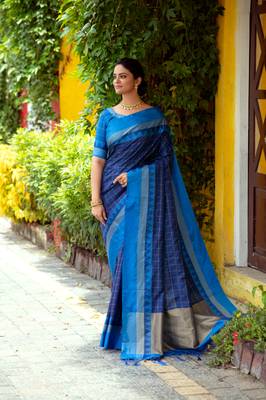 Green woven south silk saree with blouse 3