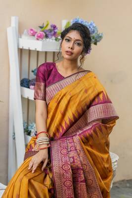 Pink printed linen saree with blouse 3
