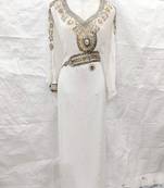 Off-white embroidered georgette fustan