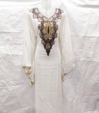 Off-white embroidered georgette fustan 1