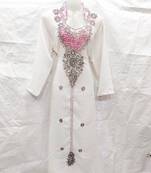 Off-white embroidered georgette fustan