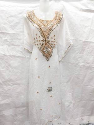 Off-white embroidered georgette fustan 1