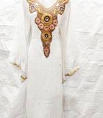 Off-white embroidered georgette fustan