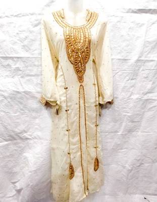 Off-white embroidered georgette fustan 1
