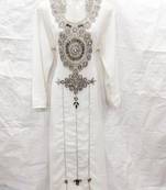 Off-white embroidered georgette fustan