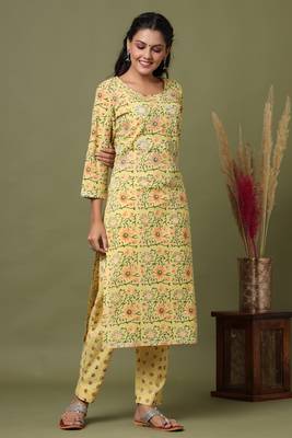 Yellow Floral Printed Kurta Pant Set 4