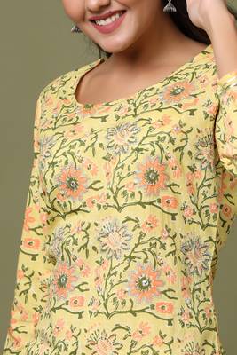 Yellow Floral Printed Kurta Pant Set 5