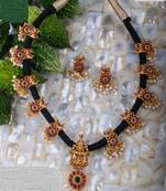 Gold agate necklaces