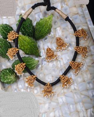 Gold agate necklaces 1