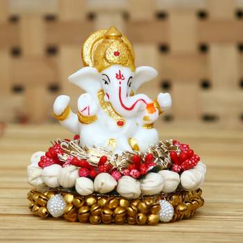 eCraftIndia Lord Ganesha Idol on DECORative Handcrafted Plate for Home and Car 1